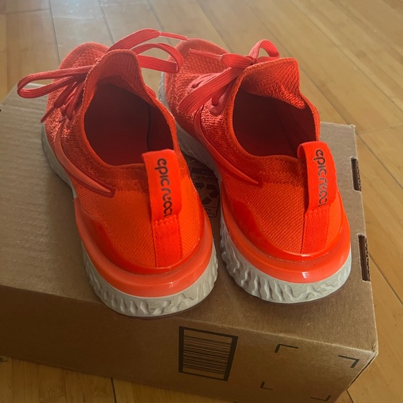 Nike Epic React size 6Y fit like a Women’s 7.5 - Picture 4 of 7